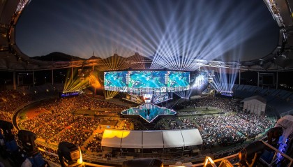 S15淘汰赛遗憾瞬间：Caps落寞的背影。